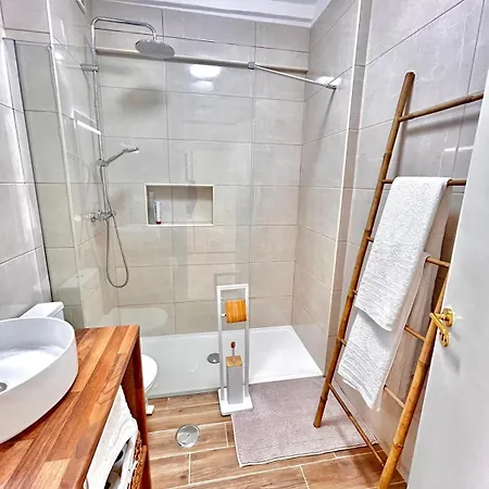 T1 Na 1 Linha Da Da Rocha Апартаменты *