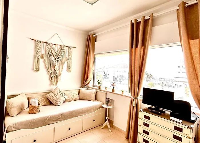 T1 Na 1 Linha Da Da Rocha Daire *